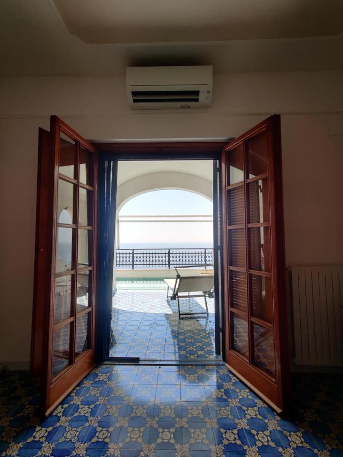 Casa La Scogliera Apartamento Praiano Exterior foto